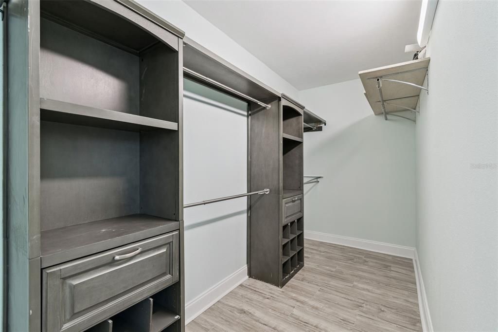 For Rent: $4,750 (2 beds, 1 baths, 1735 Square Feet)
