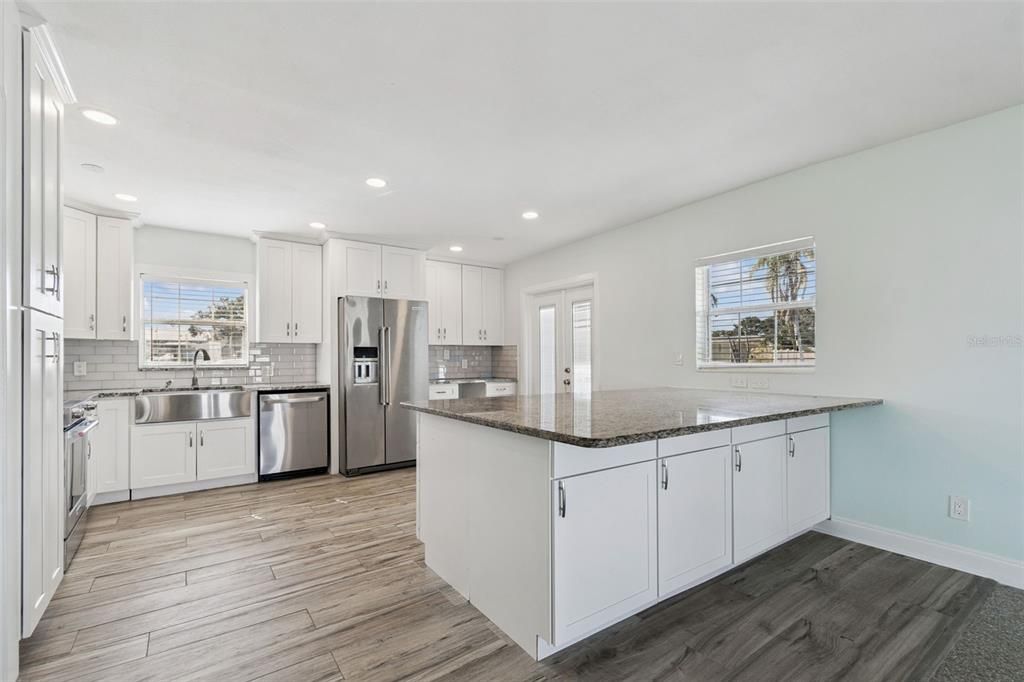 For Rent: $4,750 (2 beds, 1 baths, 1735 Square Feet)