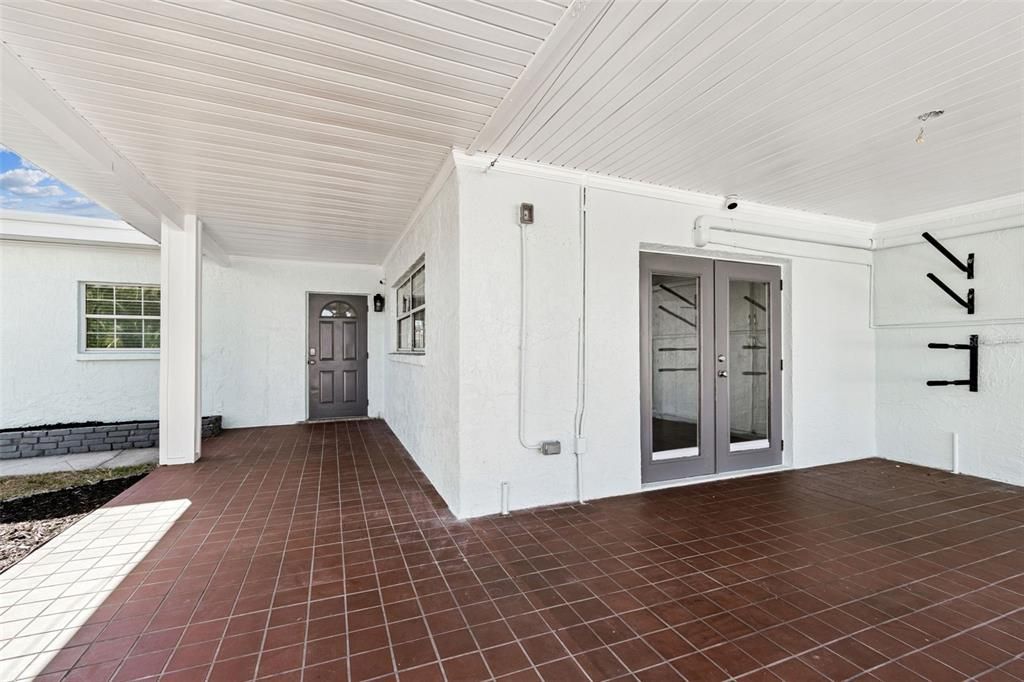 For Rent: $4,750 (2 beds, 1 baths, 1735 Square Feet)