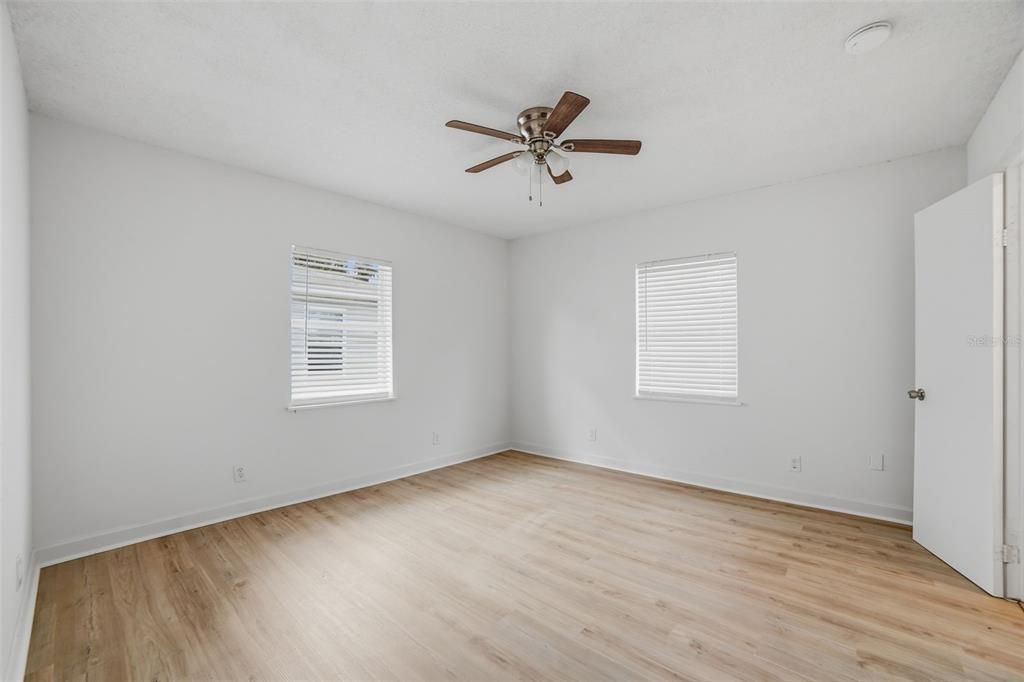 For Sale: $189,900 (3 beds, 2 baths, 1326 Square Feet)