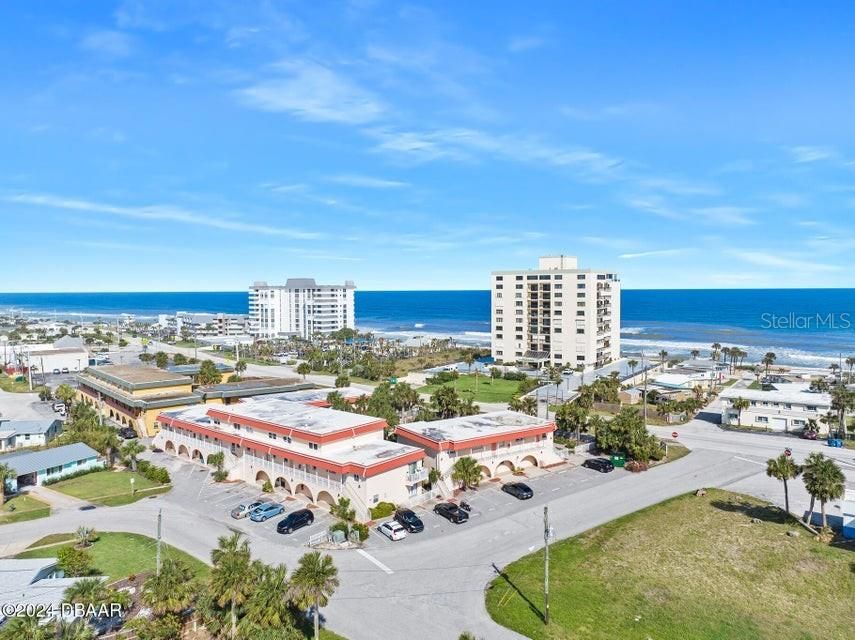 For Sale: $219,900 (2 beds, 1 baths, 952 Square Feet)