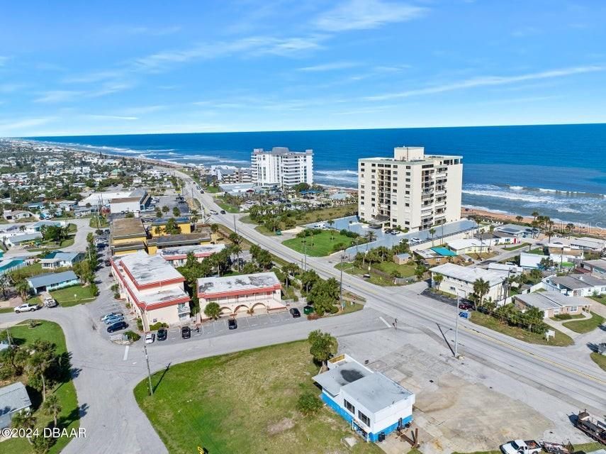 For Sale: $219,900 (2 beds, 1 baths, 952 Square Feet)