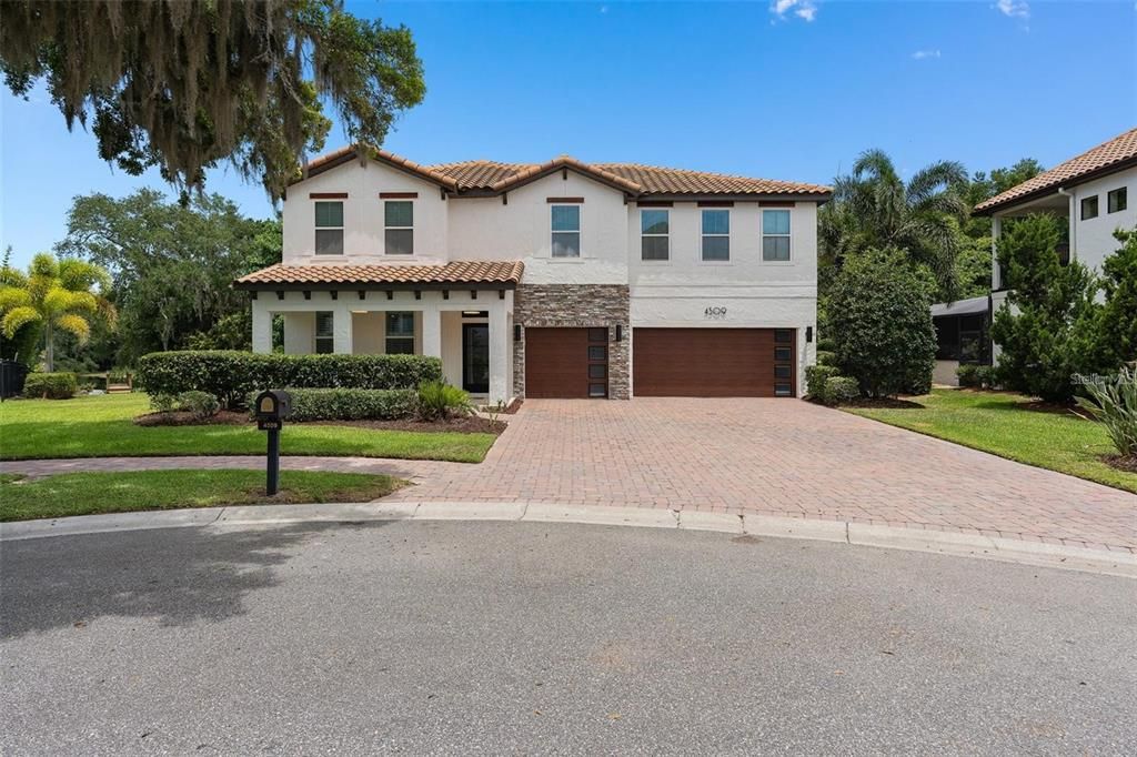 En Venta: $1,300,000 (5 camas, 3 baños, 3815 Pies cuadrados)