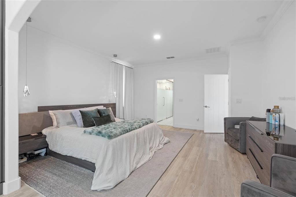 En Venta: $1,300,000 (5 camas, 3 baños, 3815 Pies cuadrados)