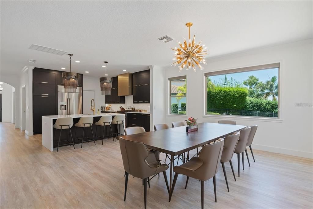 En Venta: $1,300,000 (5 camas, 3 baños, 3815 Pies cuadrados)