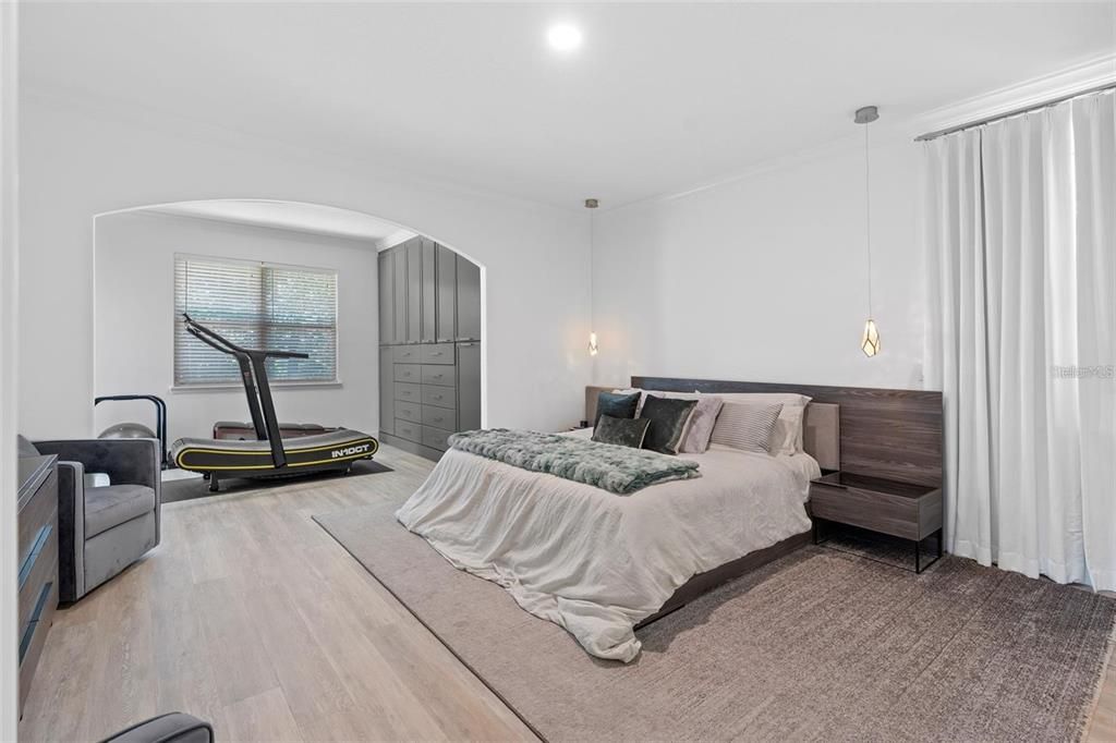 En Venta: $1,300,000 (5 camas, 3 baños, 3815 Pies cuadrados)