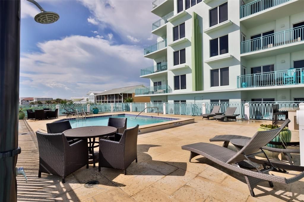 For Rent: $5,000 (2 beds, 2 baths, 1197 Square Feet)
