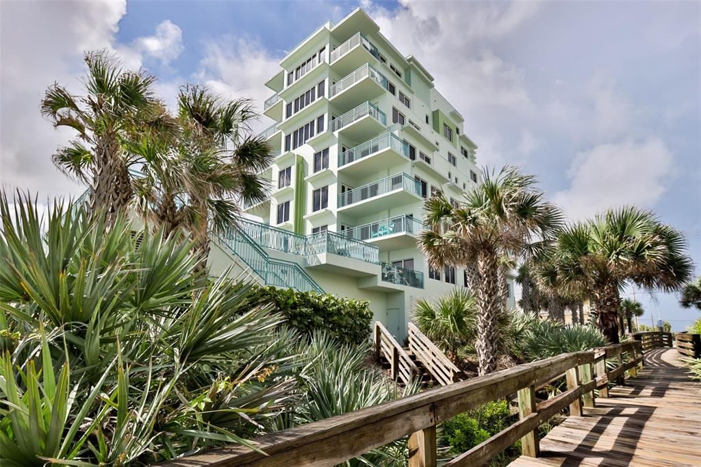 For Rent: $5,000 (2 beds, 2 baths, 1197 Square Feet)