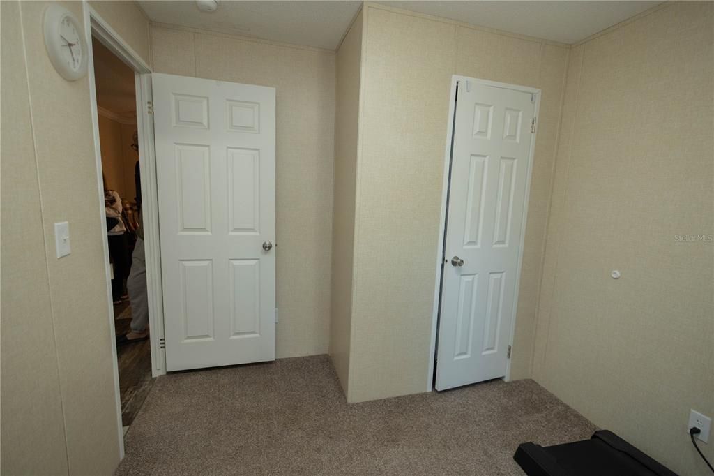 For Sale: $179,000 (2 beds, 2 baths, 840 Square Feet)
