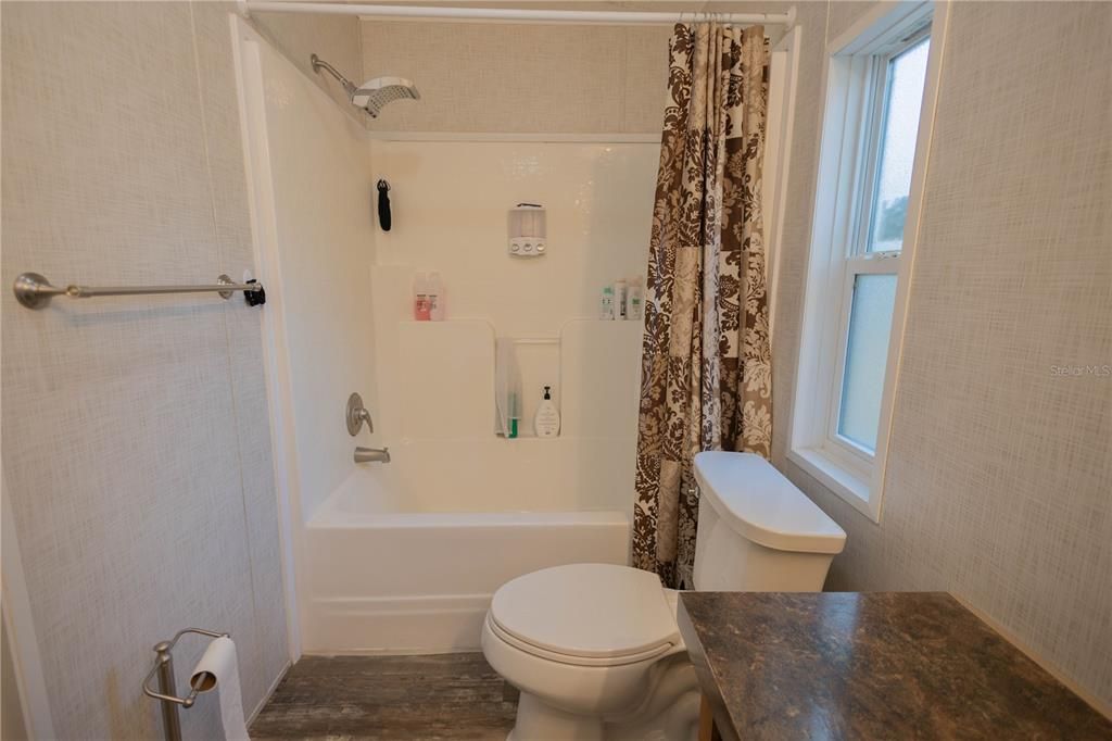 For Sale: $179,000 (2 beds, 2 baths, 840 Square Feet)