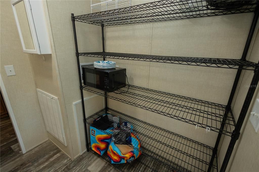 For Sale: $179,000 (2 beds, 2 baths, 840 Square Feet)