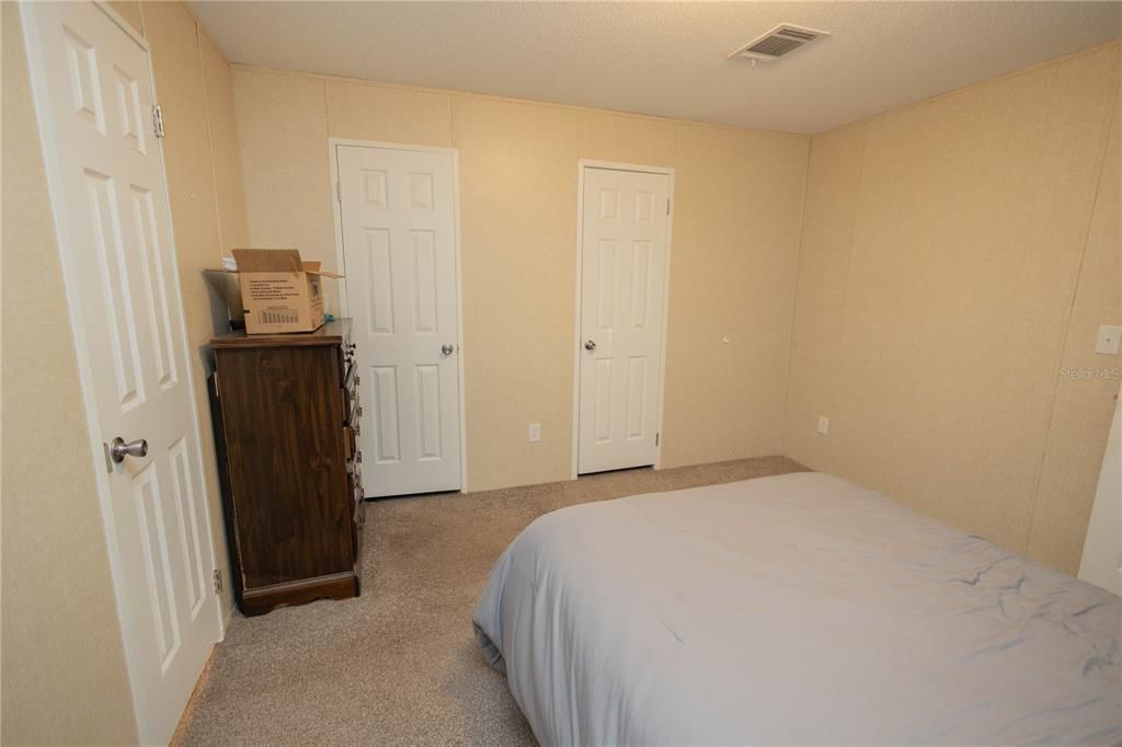 For Sale: $179,000 (2 beds, 2 baths, 840 Square Feet)