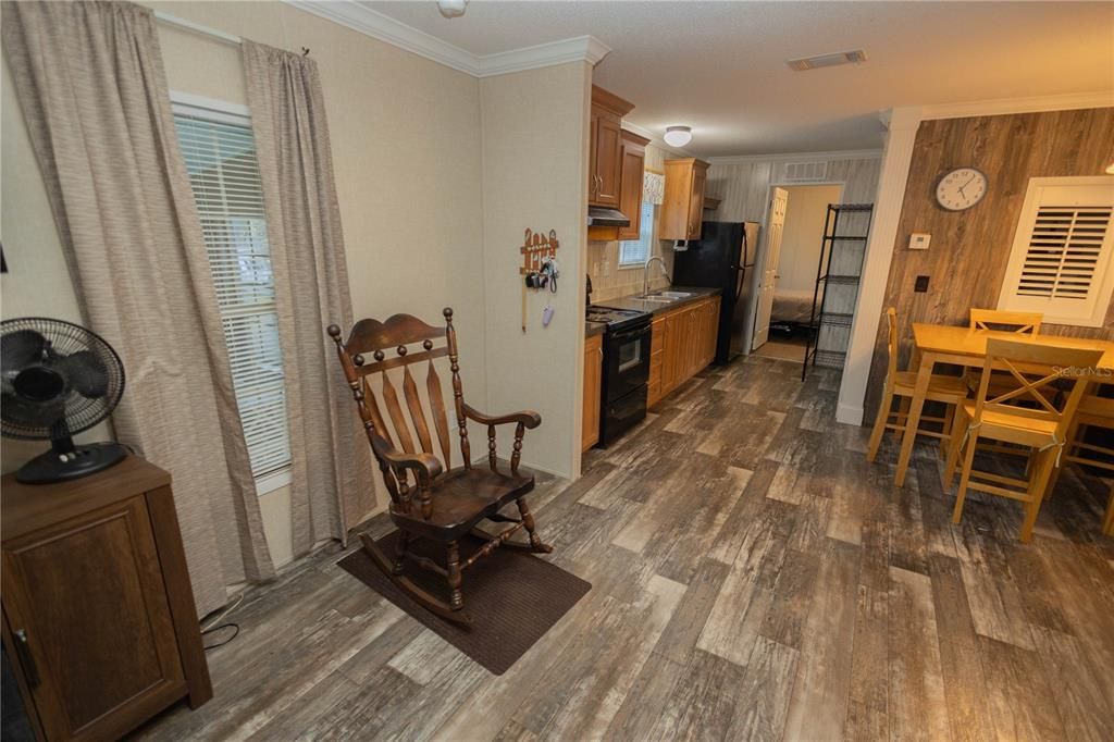 For Sale: $179,000 (2 beds, 2 baths, 840 Square Feet)