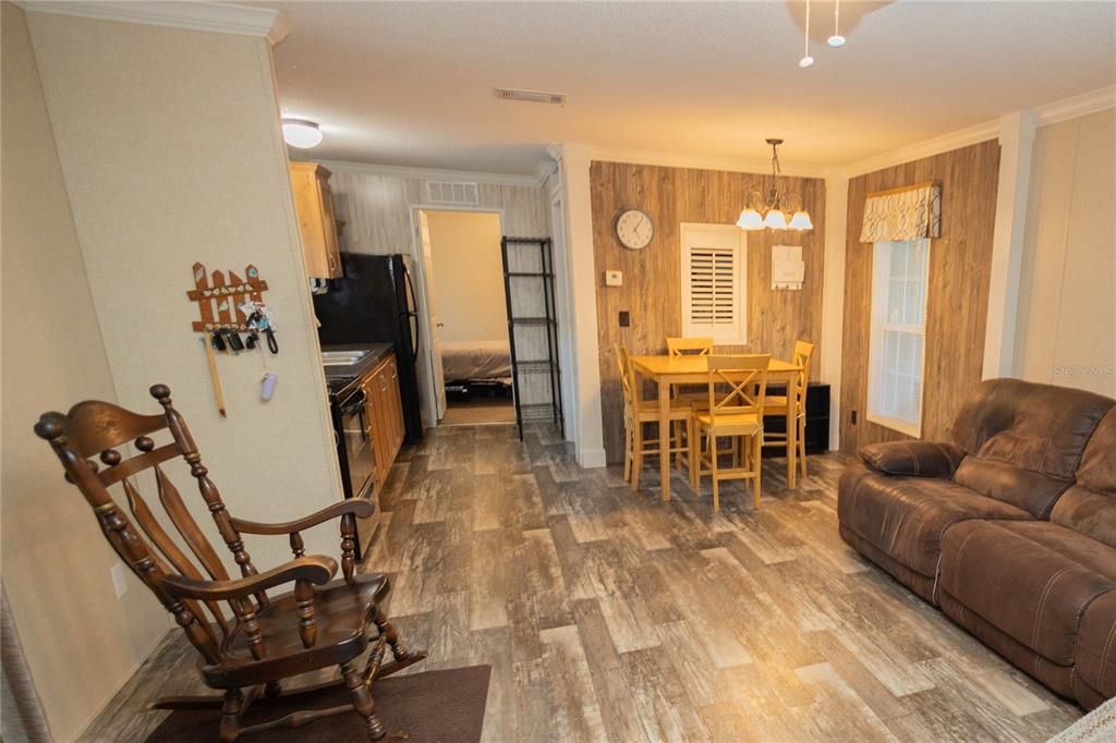 For Sale: $179,000 (2 beds, 2 baths, 840 Square Feet)