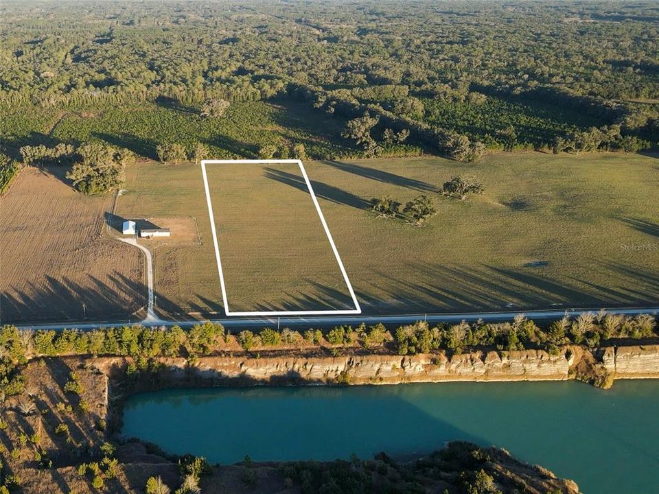 En Venta: $280,500 (9.83 acres)