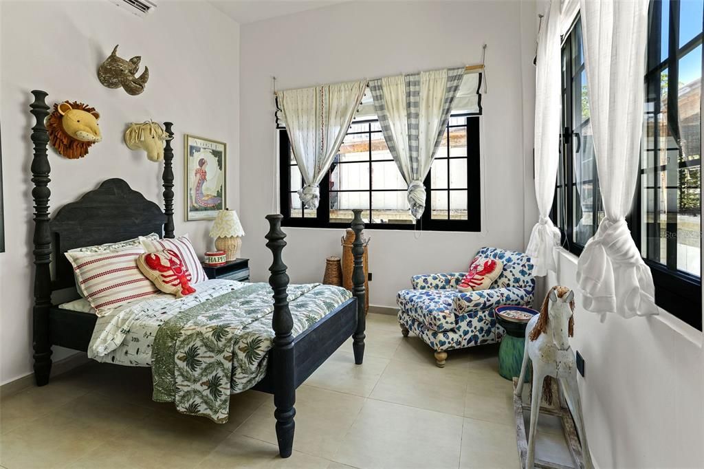 En Venta: $6,650,000 (5 camas, 6 baños, 7370 Pies cuadrados)