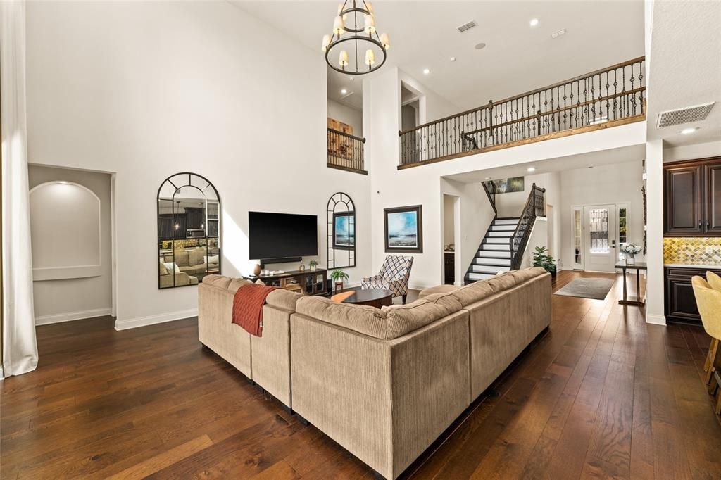 For Sale: $1,396,000 (6 beds, 4 baths, 3794 Square Feet)