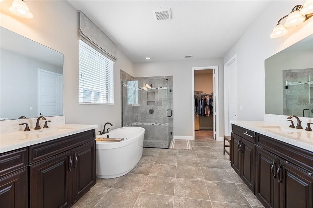 For Sale: $1,396,000 (6 beds, 4 baths, 3794 Square Feet)