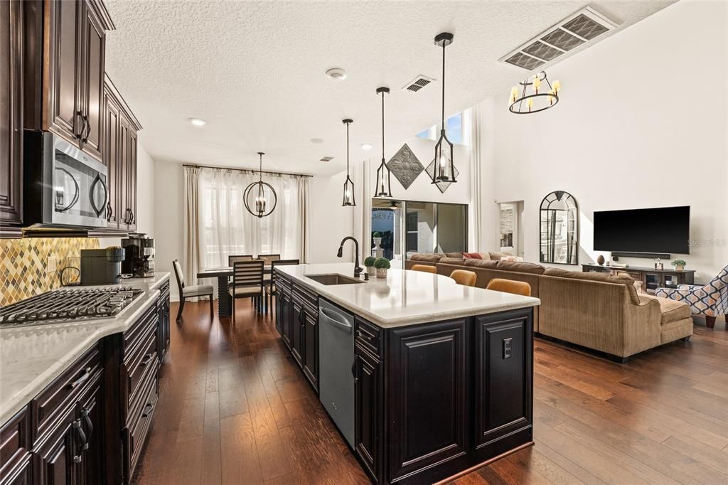 For Sale: $1,396,000 (6 beds, 4 baths, 3794 Square Feet)