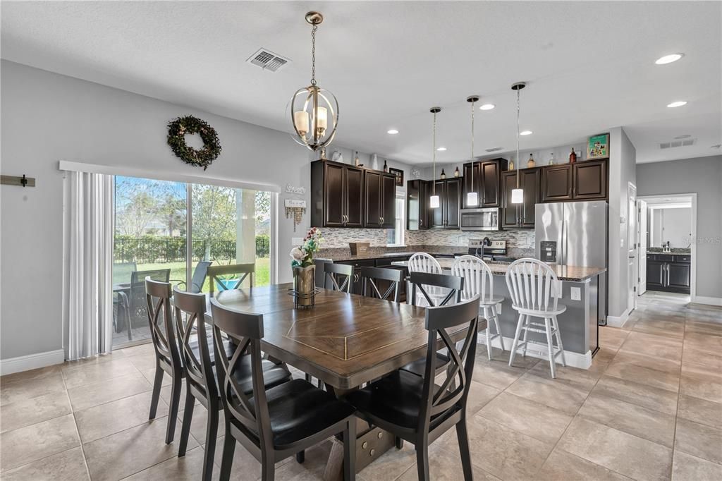 Active With Contract: $470,000 (5 beds, 3 baths, 2628 Square Feet)