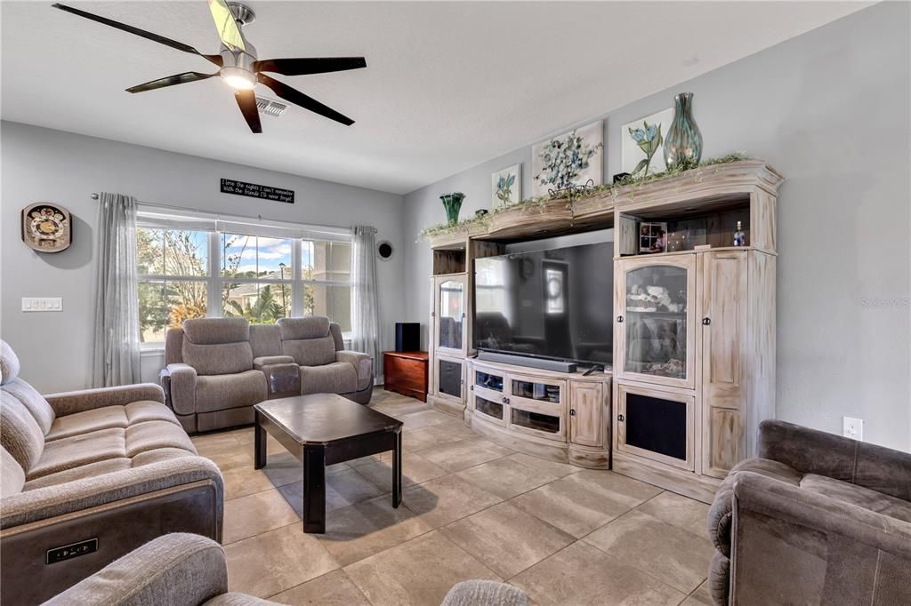 Active With Contract: $470,000 (5 beds, 3 baths, 2628 Square Feet)