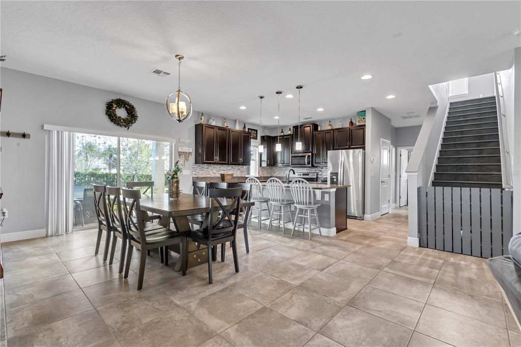 Active With Contract: $470,000 (5 beds, 3 baths, 2628 Square Feet)