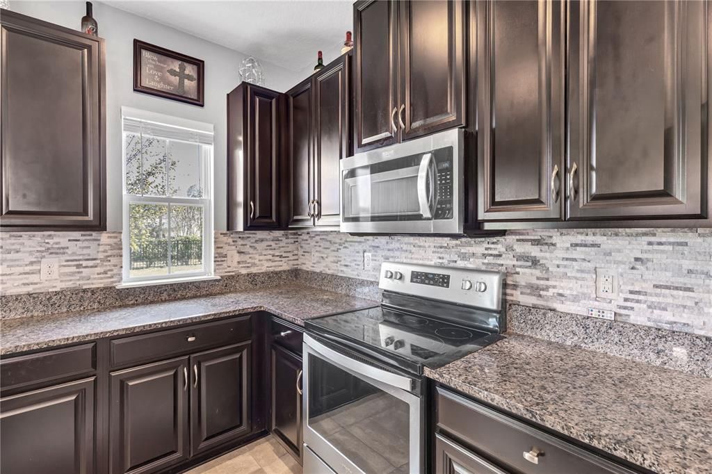 Active With Contract: $470,000 (5 beds, 3 baths, 2628 Square Feet)