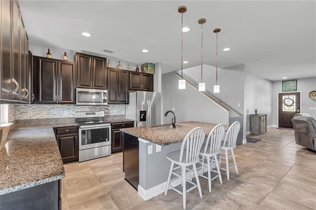 Active With Contract: $470,000 (5 beds, 3 baths, 2628 Square Feet)