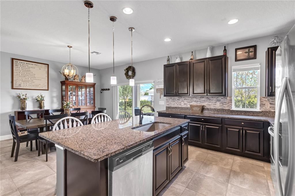 Active With Contract: $470,000 (5 beds, 3 baths, 2628 Square Feet)