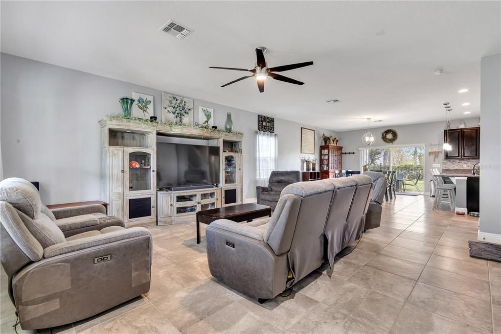Active With Contract: $470,000 (5 beds, 3 baths, 2628 Square Feet)