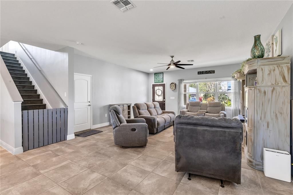 Active With Contract: $470,000 (5 beds, 3 baths, 2628 Square Feet)