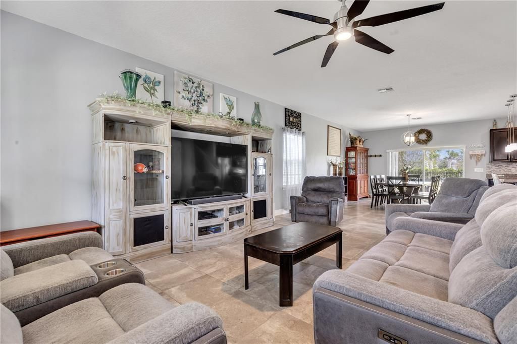 Active With Contract: $470,000 (5 beds, 3 baths, 2628 Square Feet)