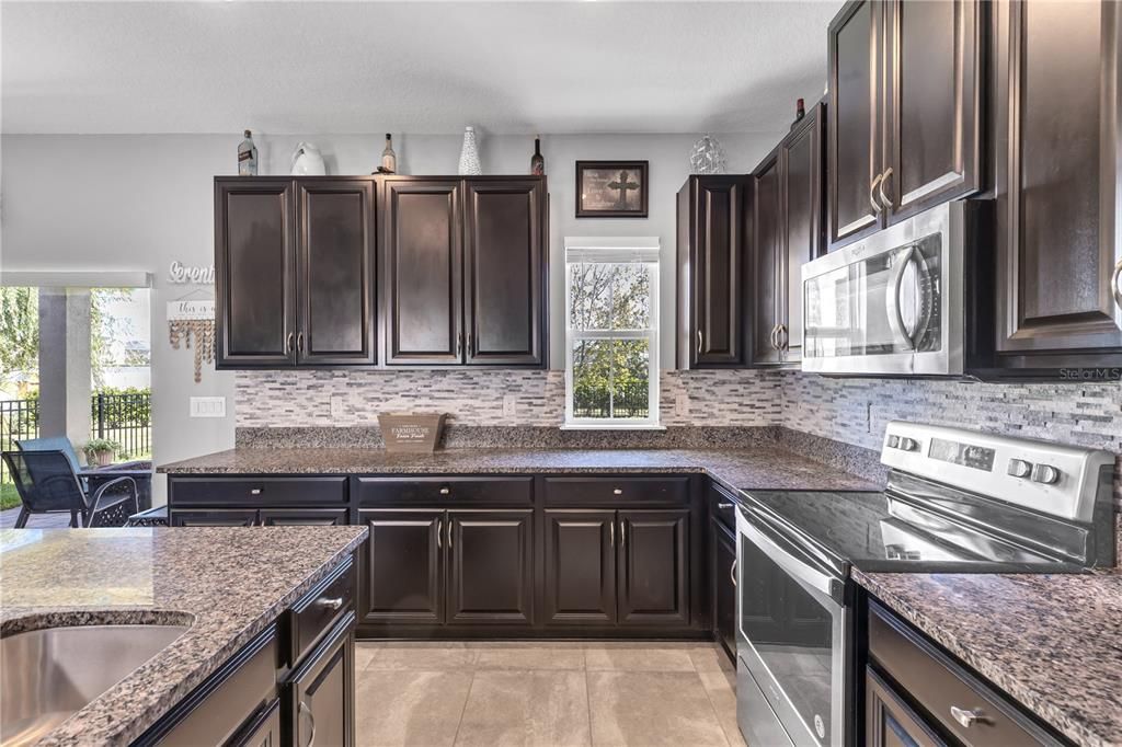 Active With Contract: $470,000 (5 beds, 3 baths, 2628 Square Feet)