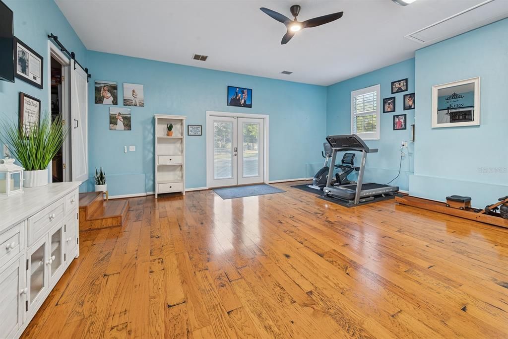 For Sale: $799,000 (3 beds, 3 baths, 2935 Square Feet)