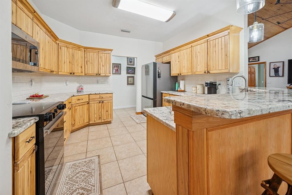 For Sale: $799,000 (3 beds, 3 baths, 2935 Square Feet)