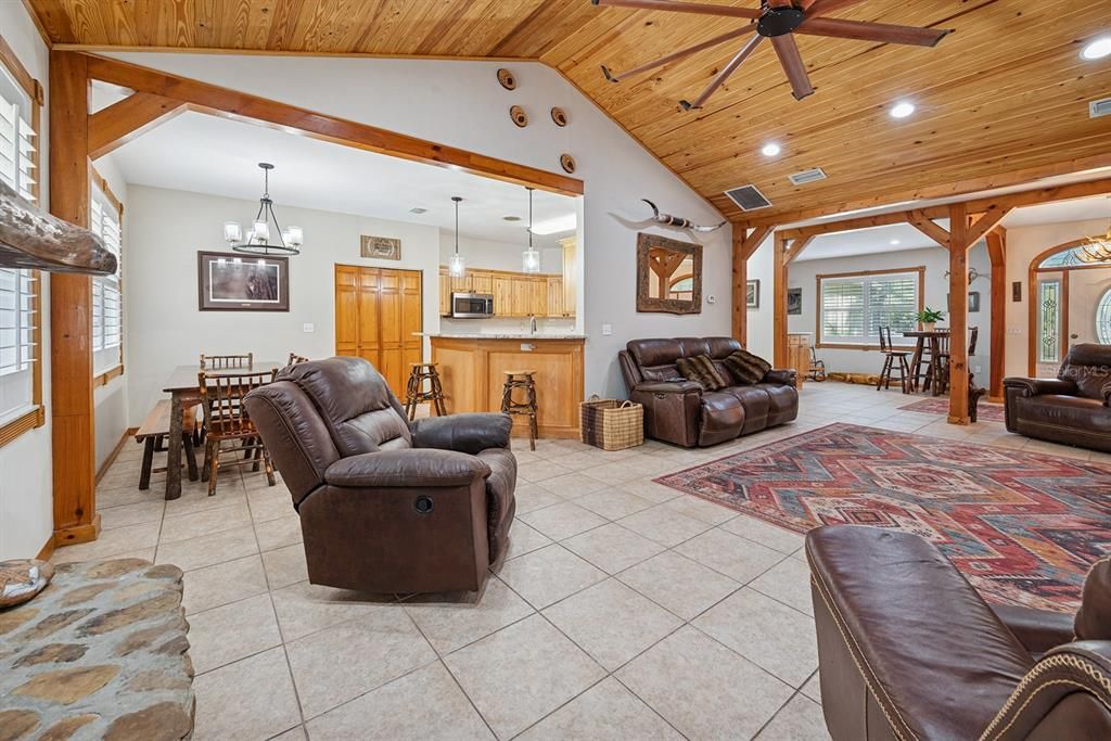 For Sale: $799,000 (3 beds, 3 baths, 2935 Square Feet)