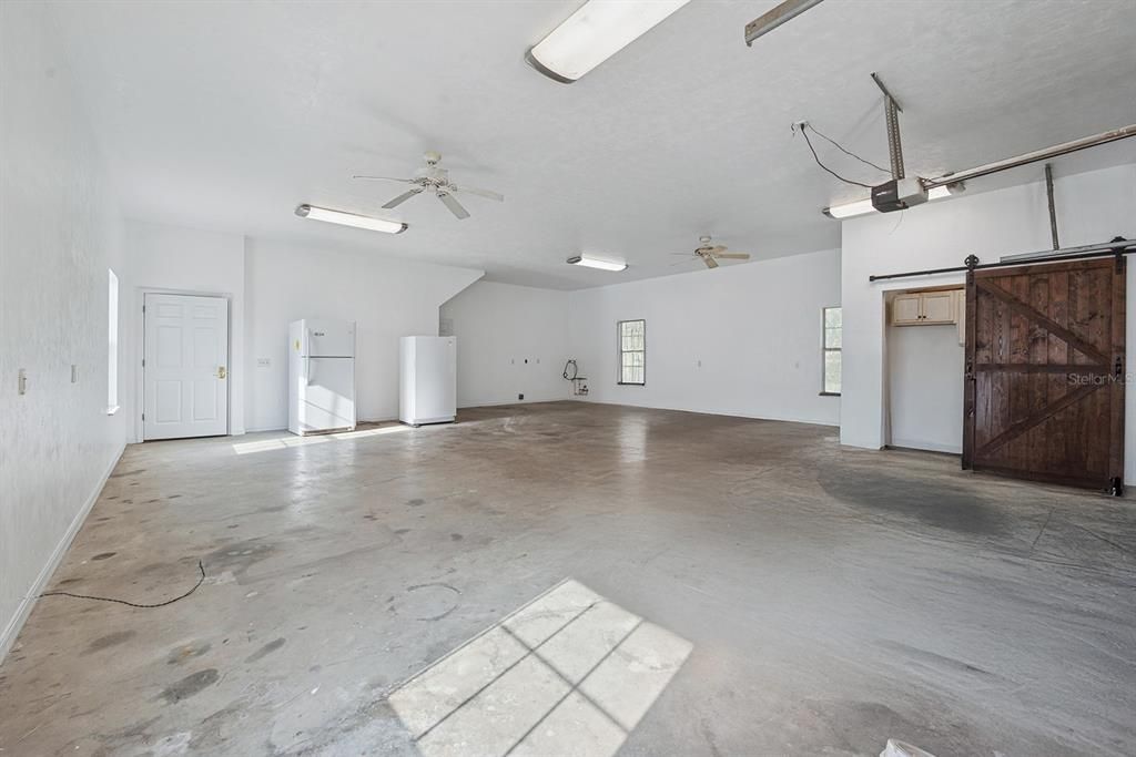 For Sale: $799,000 (3 beds, 3 baths, 2935 Square Feet)