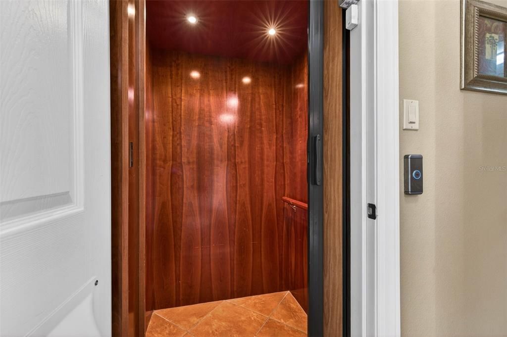 На продажу: $3,250,000 (4 спален, 4 ванн, 4044 Квадратных фут)