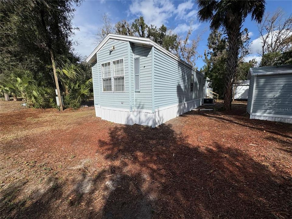 Active With Contract: $207,900 (2 beds, 2 baths, 938 Square Feet)