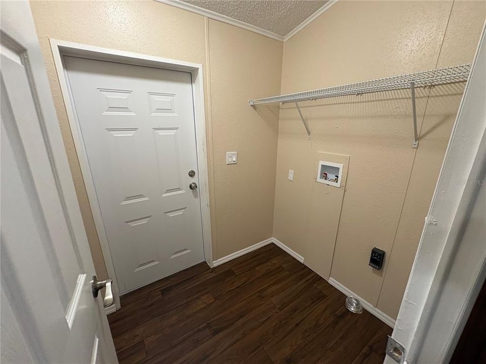 Active With Contract: $207,900 (2 beds, 2 baths, 938 Square Feet)