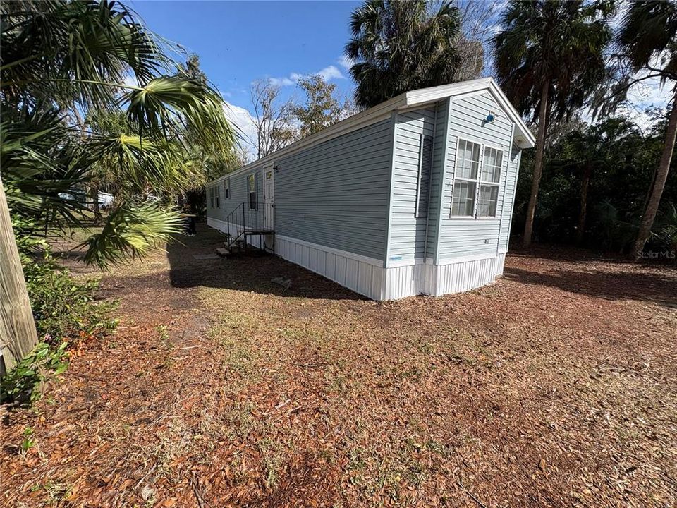 Active With Contract: $207,900 (2 beds, 2 baths, 938 Square Feet)