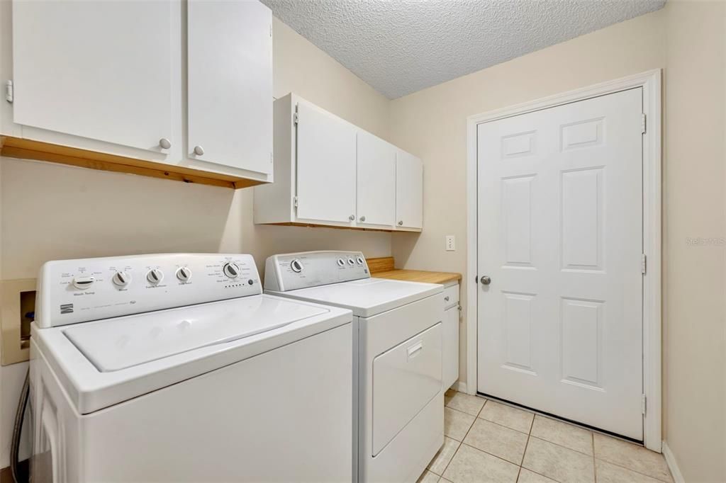 Activo con contrato: $219,900 (2 camas, 2 baños, 1296 Pies cuadrados)