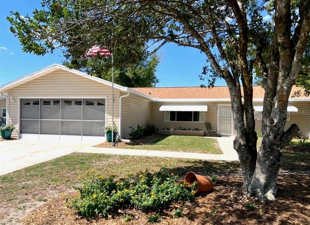 Activo con contrato: $219,900 (2 camas, 2 baños, 1296 Pies cuadrados)
