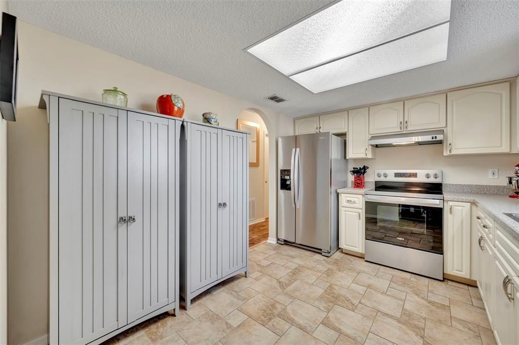 Activo con contrato: $219,900 (2 camas, 2 baños, 1296 Pies cuadrados)