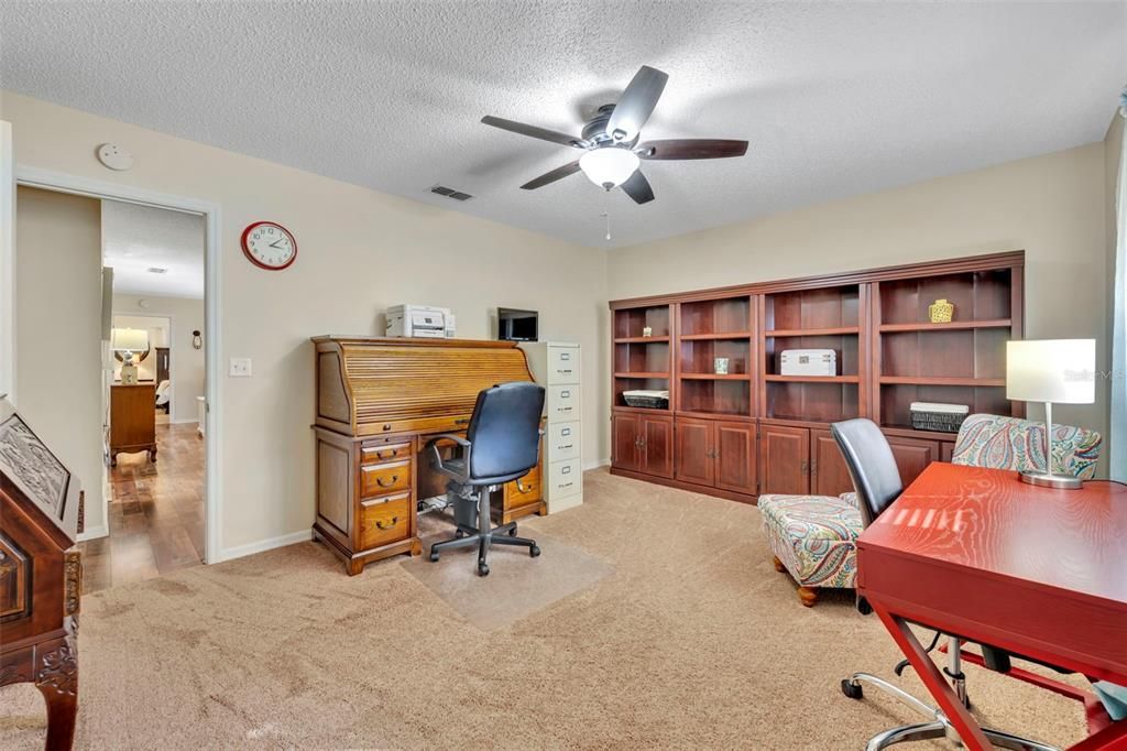 Activo con contrato: $219,900 (2 camas, 2 baños, 1296 Pies cuadrados)