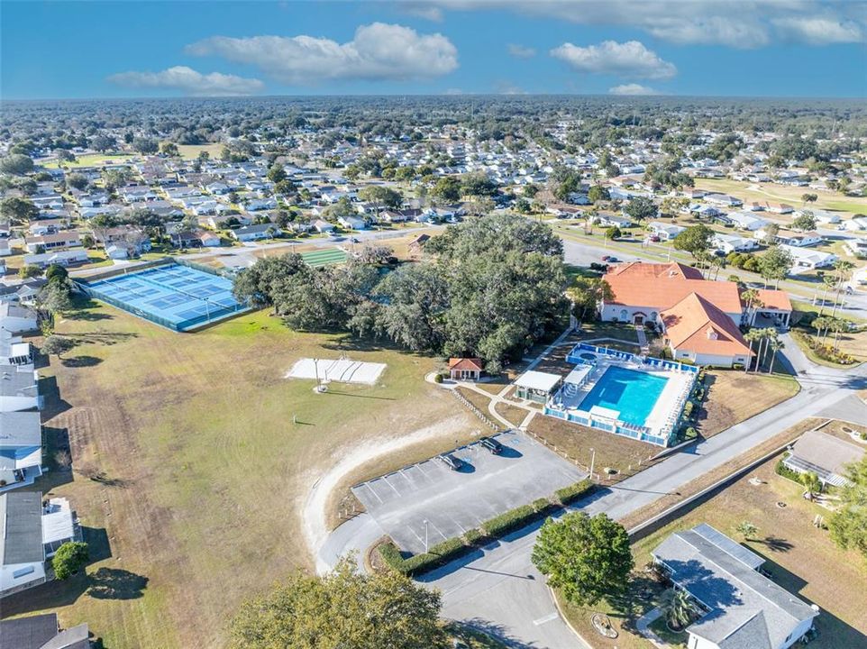 Activo con contrato: $219,900 (2 camas, 2 baños, 1296 Pies cuadrados)