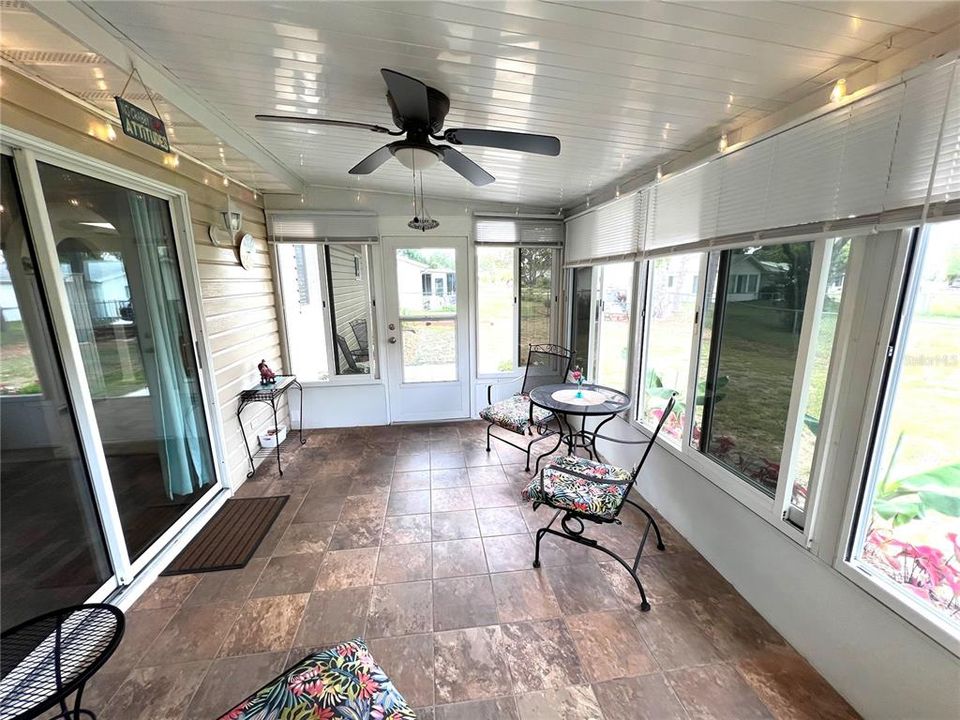 Activo con contrato: $219,900 (2 camas, 2 baños, 1296 Pies cuadrados)