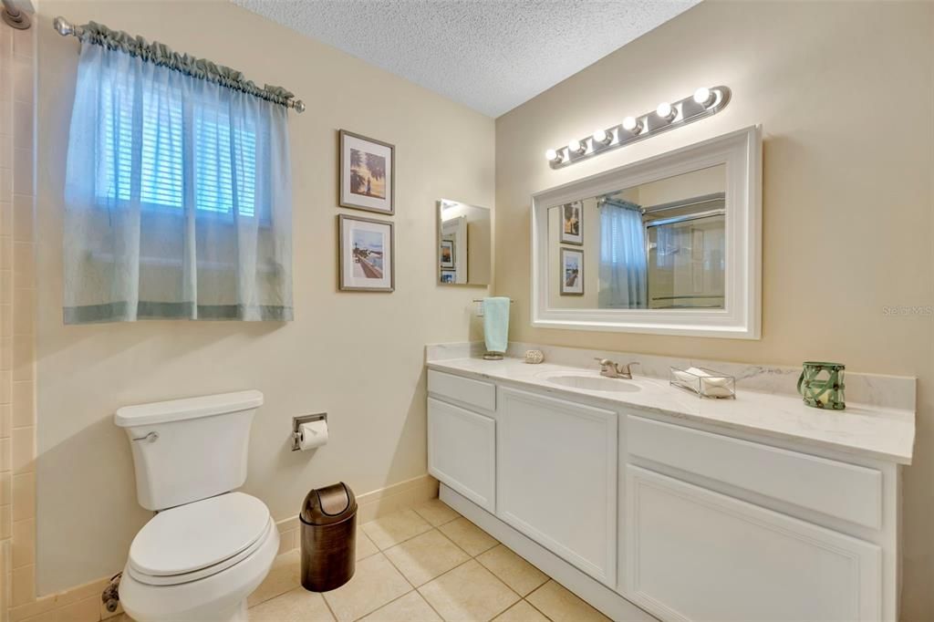 Activo con contrato: $219,900 (2 camas, 2 baños, 1296 Pies cuadrados)