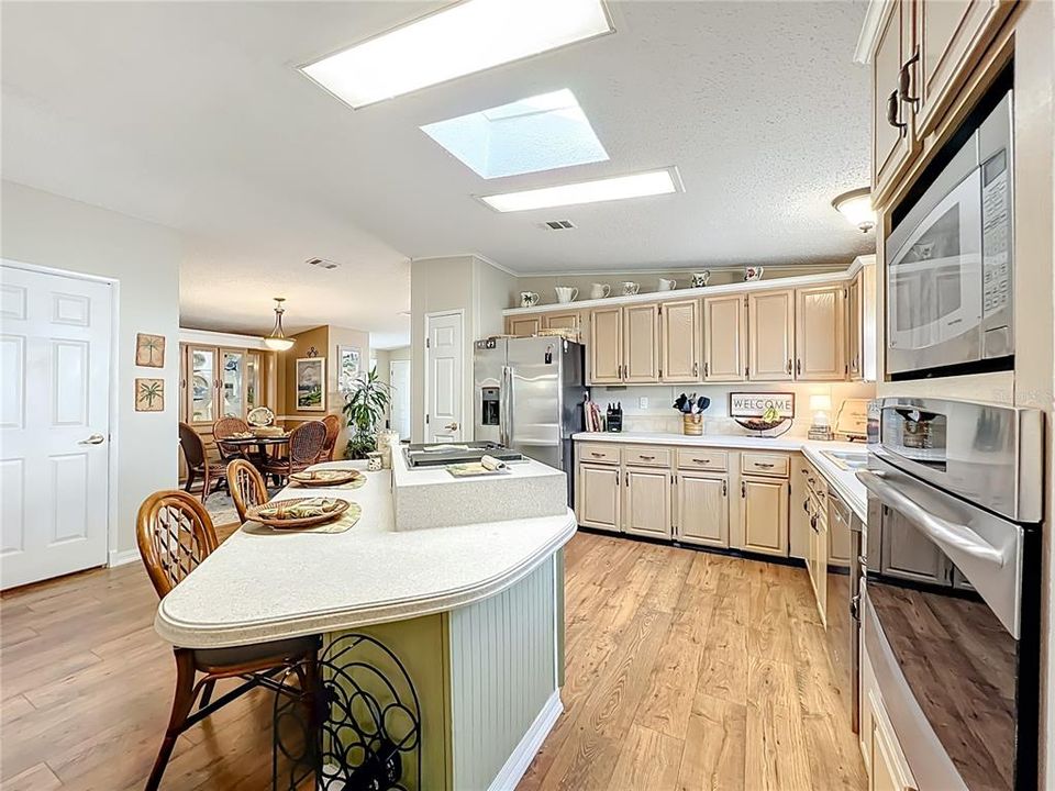 Activo con contrato: $199,000 (2 camas, 2 baños, 1800 Pies cuadrados)