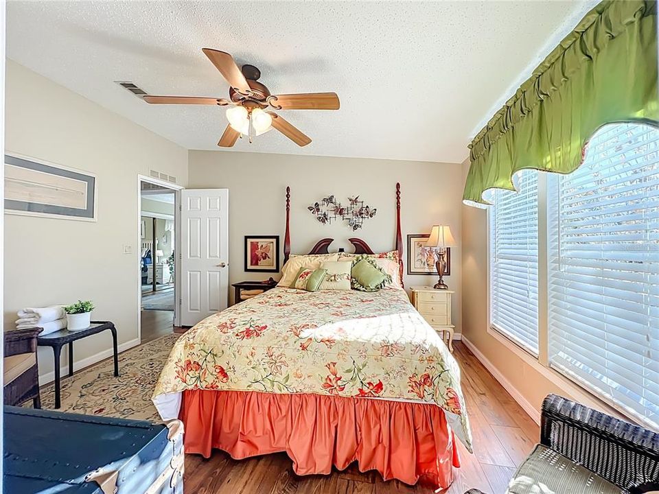 Activo con contrato: $199,000 (2 camas, 2 baños, 1800 Pies cuadrados)